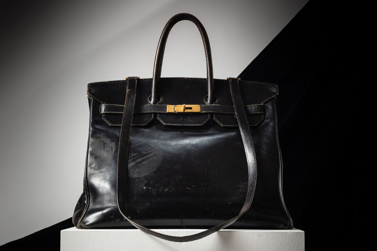 Первую в&nbsp;истории сумку Birkin продадут на&nbsp;аукционе