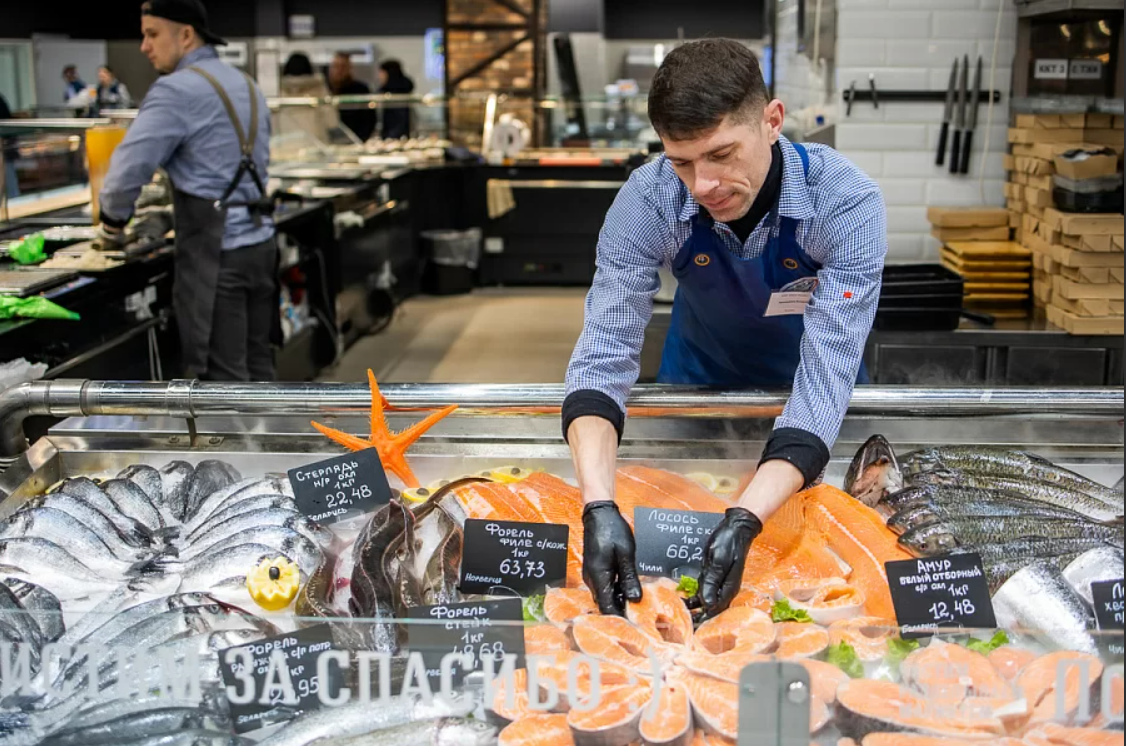 Белорусы стали есть больше морепродуктов и пить меньше игристого