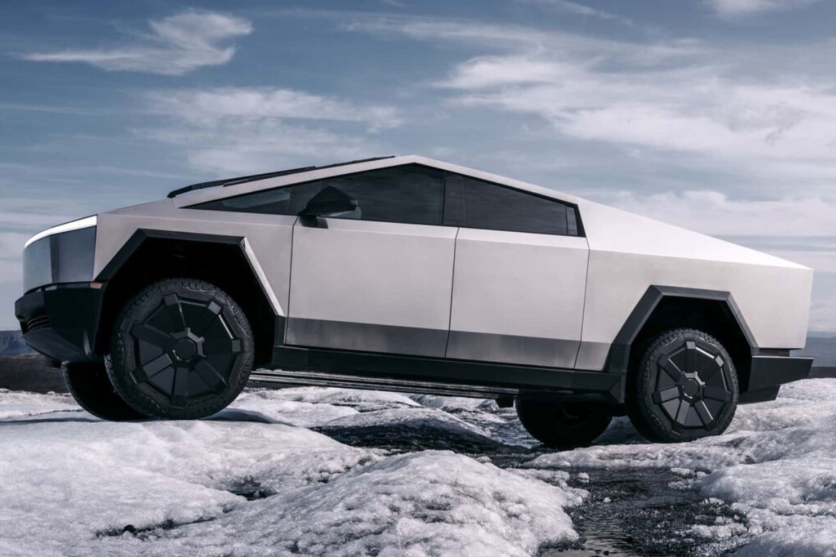 Tesla отзывает более 6&nbsp;тыс. Cybertruck. В&nbsp;чем причина