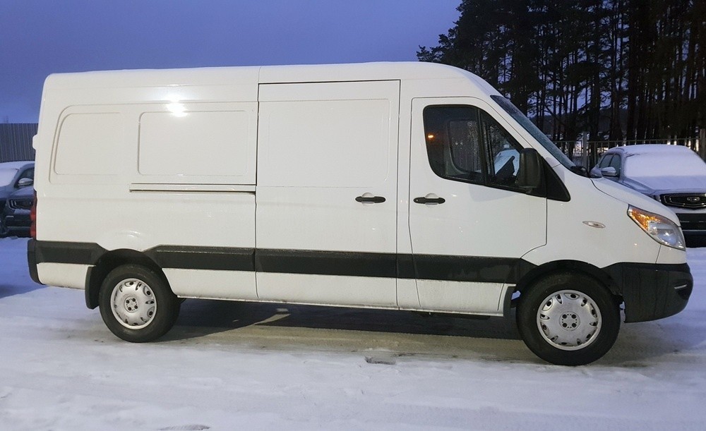 В Беларусь приехали аналоги Ford Transit российского производства