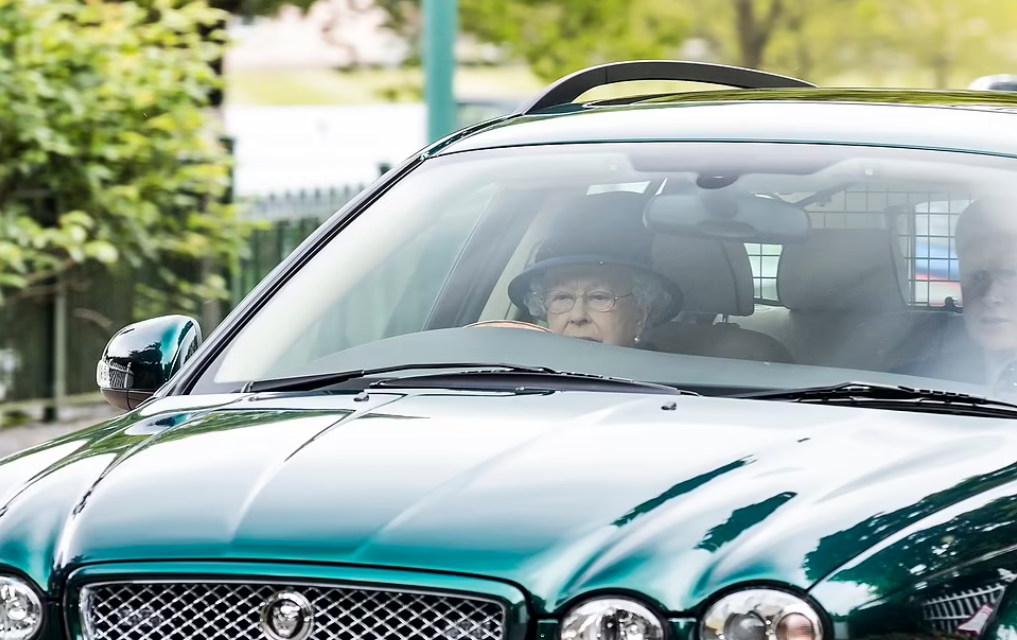 Jaguar Елизаветы II&nbsp;выставили на&nbsp;торги