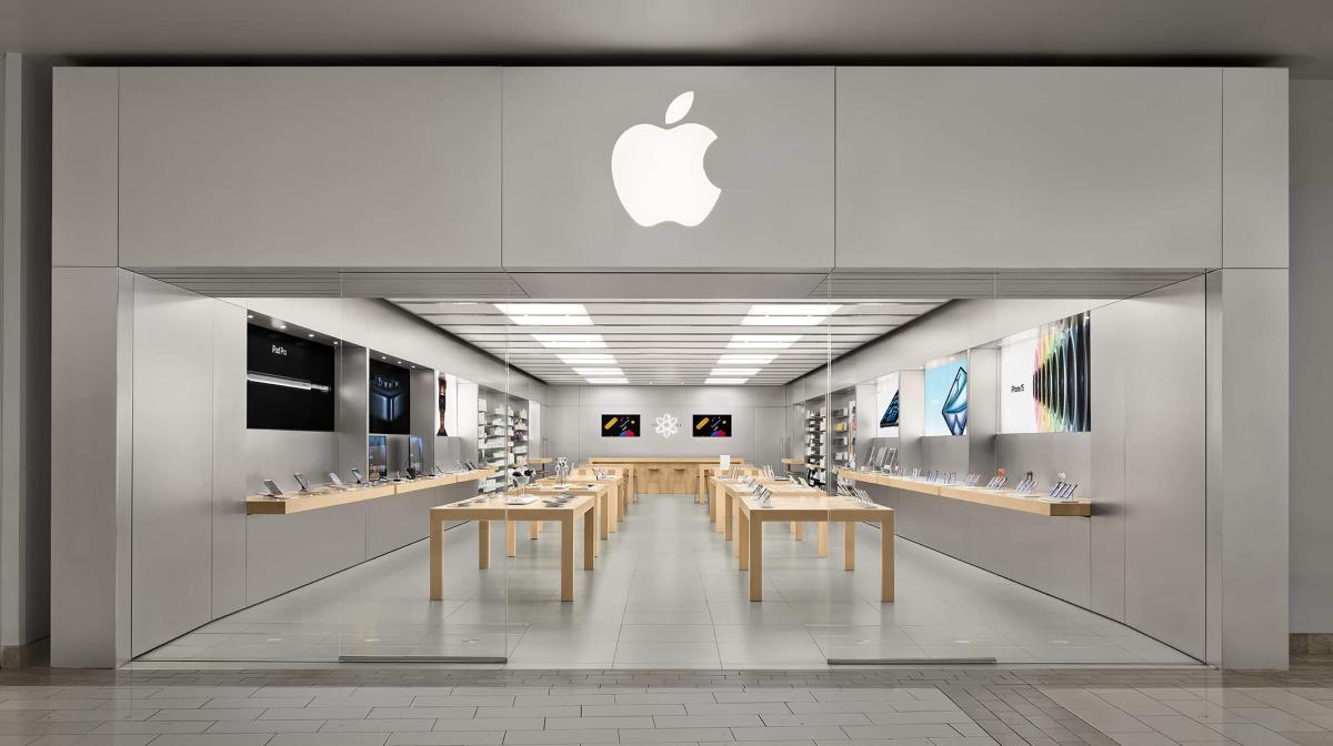 Apple впервые закроет свой магазин в Китае
