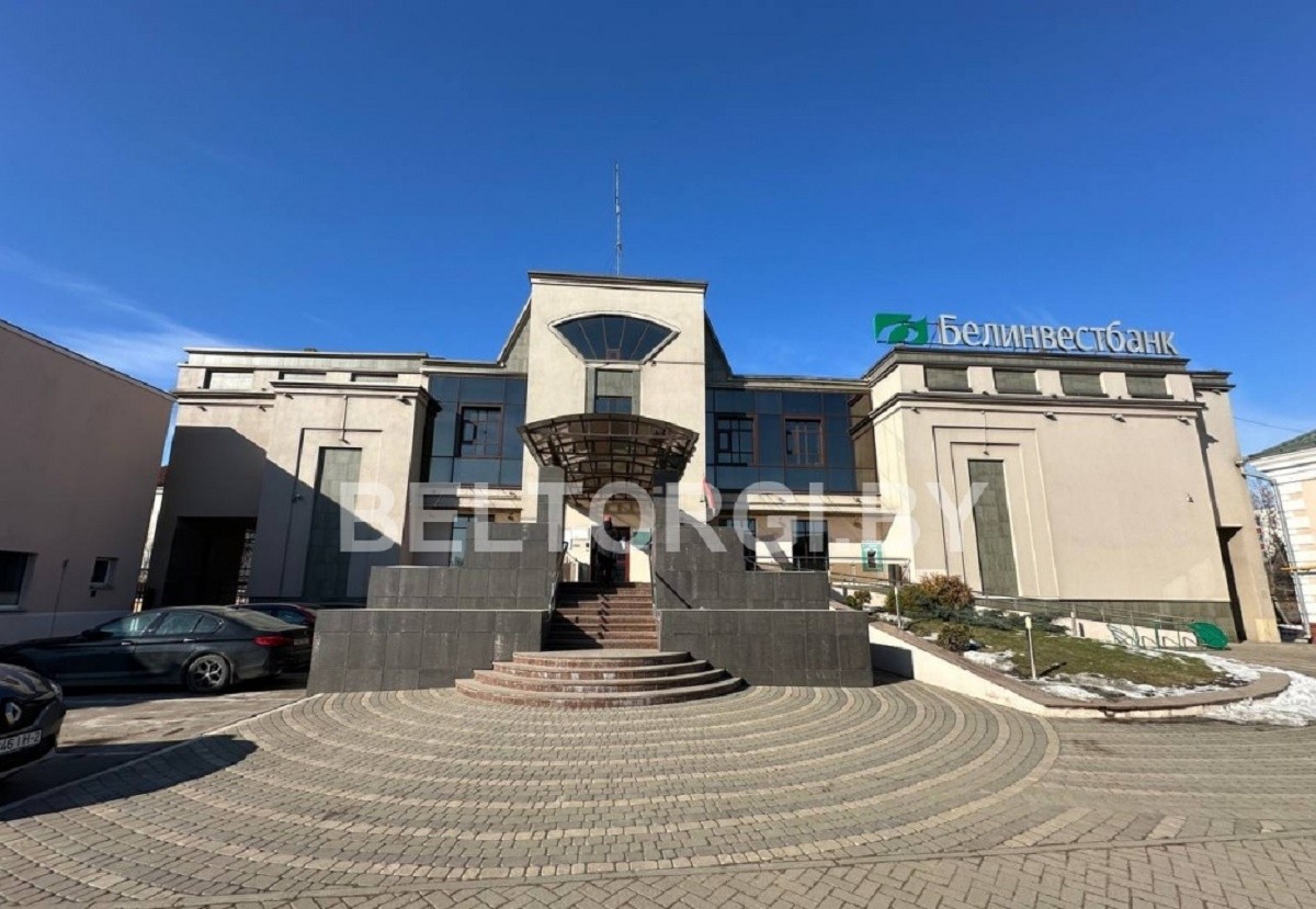 Помещения крупного банка в разных городах снова выставили на торги. На некоторые снизили цену