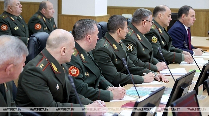 Участие Беларуси в&nbsp;«спецоперации» и&nbsp;будет&nbsp;ли мобилизация: о&nbsp;чем Лукашенко говорил с&nbsp;военными