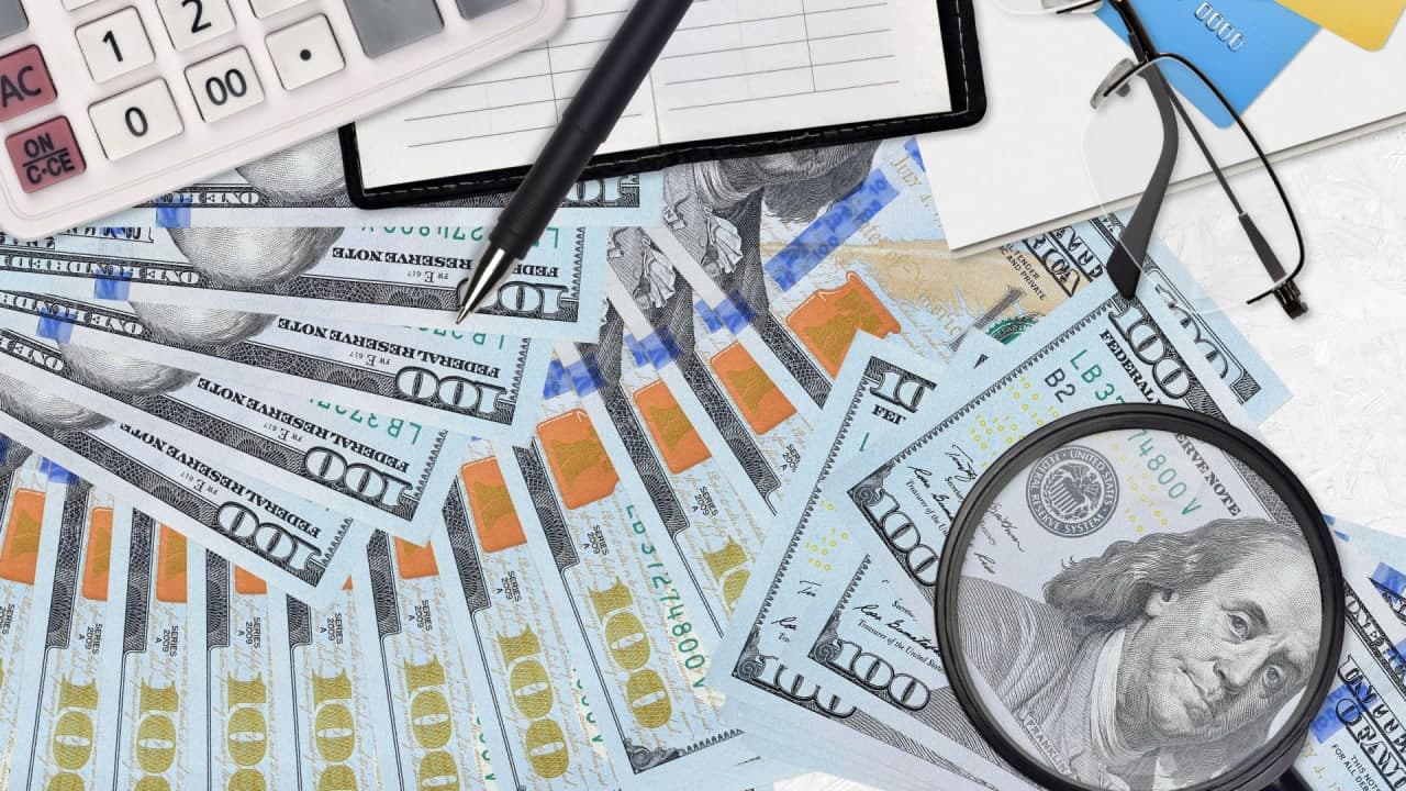 Инвестиции в основной капитал выросли в рублях, но снизились в валюте