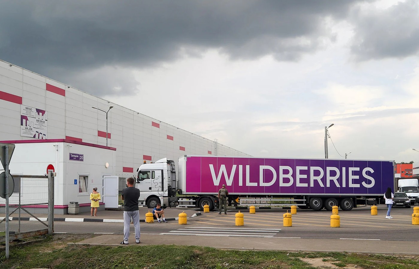 «Работаем в&nbsp;минус». Владельцы некоторых ПВЗ Wildberries теряют доходы из-за новых тарифов