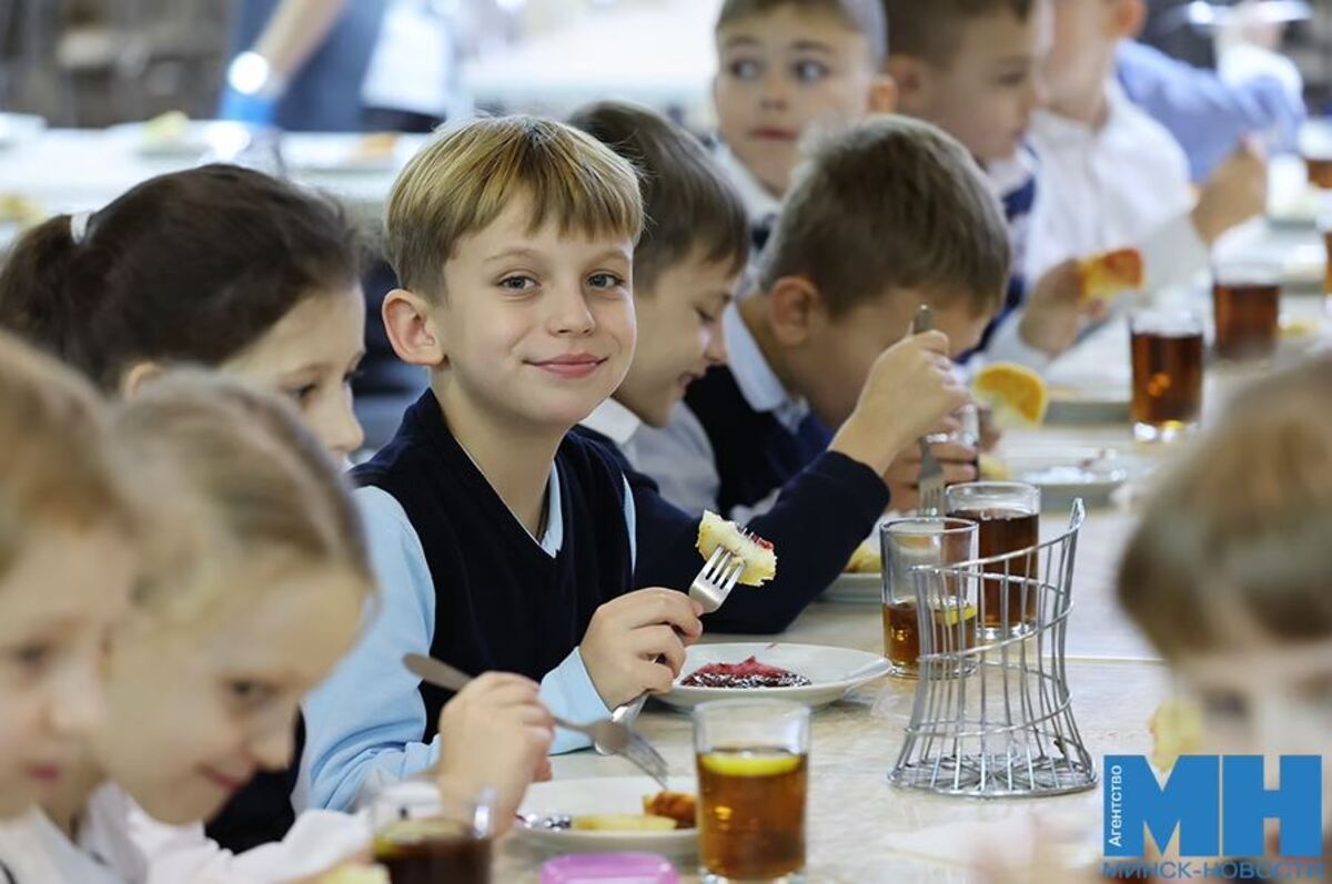 В школьных столовых Минска тестируют новое меню. Что теперь едят дети