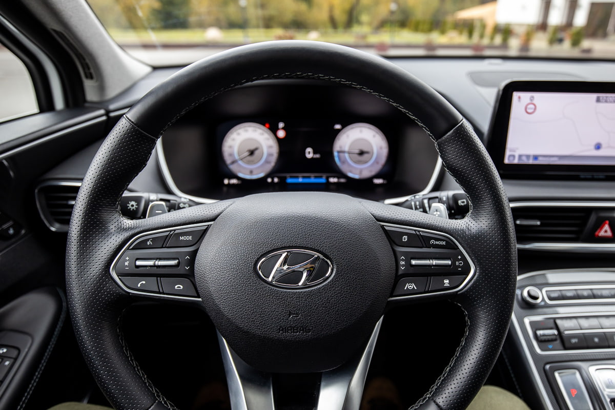 Hyundai Santa&nbsp;Fe: мощное сочетание традиций и&nbsp;новаций при расходе 6&nbsp;л на&nbsp;«сотню»
