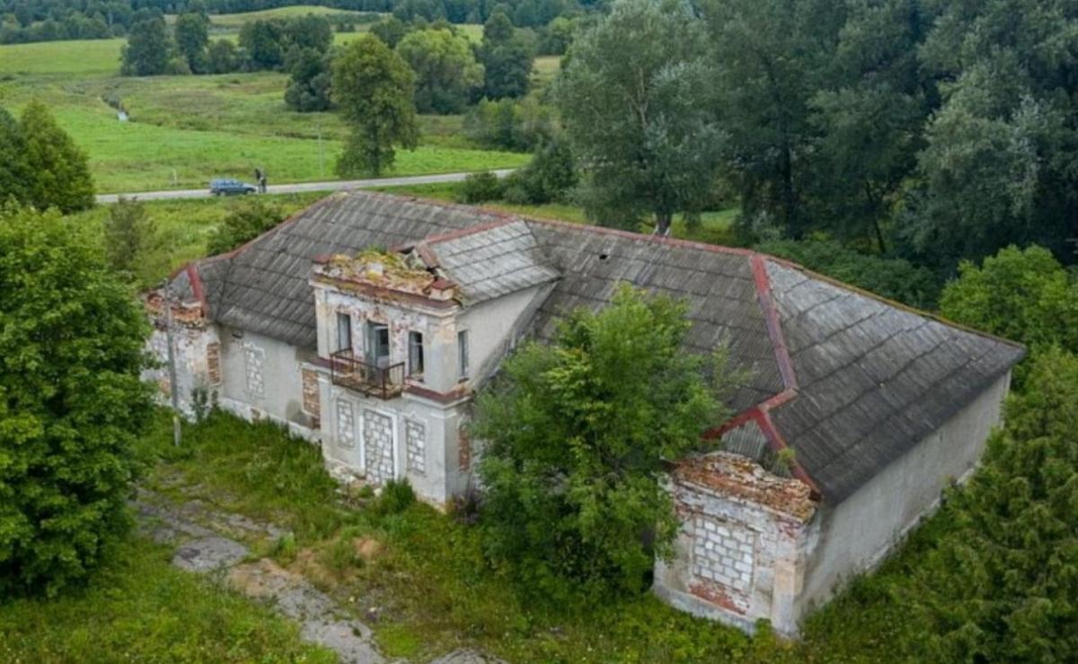 На аукционе продают усадьбу, где была поставлена одна из первых пьес на белорусском языке