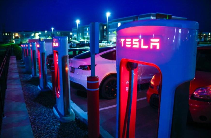 Ford пошел на&nbsp;сделку с&nbsp;Tesla в&nbsp;расчете на&nbsp;доступ к&nbsp;зарядкам конкурента