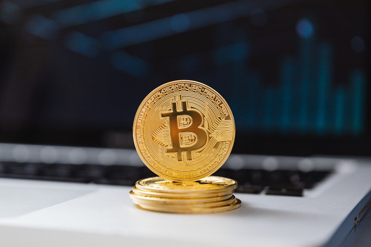 Новый рекорд: цена биткоина поднялась выше $94 тыс.