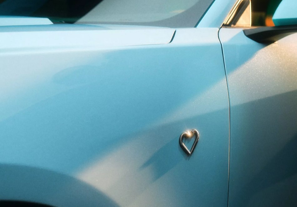 Ford показал эксклюзивный Mustang. Дизайн разработала голливудская актриса Сидни Суини