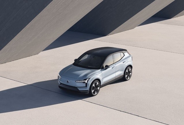 Volvo официально презентовал первый полностью электрический внедорожник