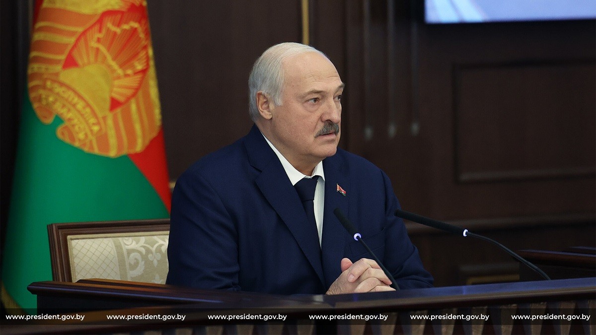 «Люди кушают продукты, а не статистику». Лукашенко оценил ситуацию в экономике
