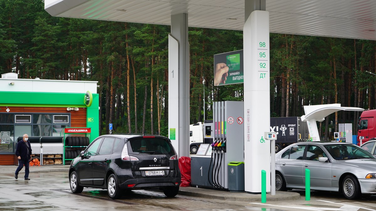 Какими будут акцизы на&nbsp;нефть, бензин и&nbsp;сигареты в&nbsp;2023&nbsp;году? Проект Налогового кодекса