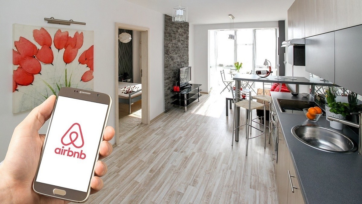 Airbnb меняет модель. Сервис будет работать с отелями
