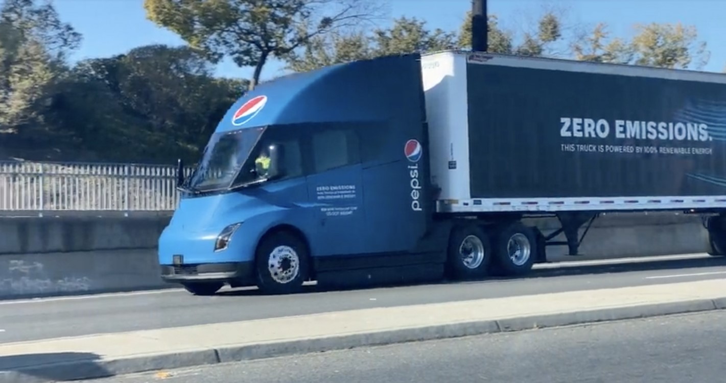Pepsi поделилась планами по&nbsp;использованию первых купленных Tesla Semi