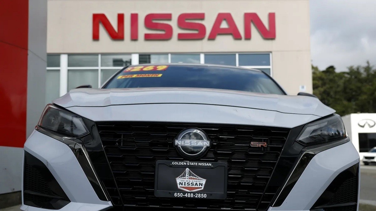 Mercedes-Benz продал свой пакет акций в Nissan Motor по цене ниже рынка