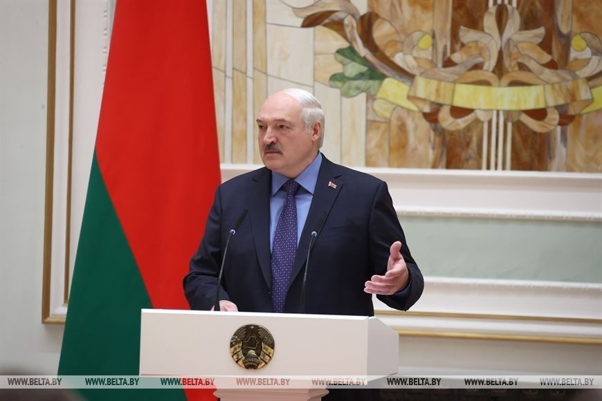 Лукашенко о&nbsp;ЧВК «Вагнер»: Пригожин уже в&nbsp;Беларуси, пунктов по&nbsp;набору бойцов у&nbsp;нас не&nbsp;будет