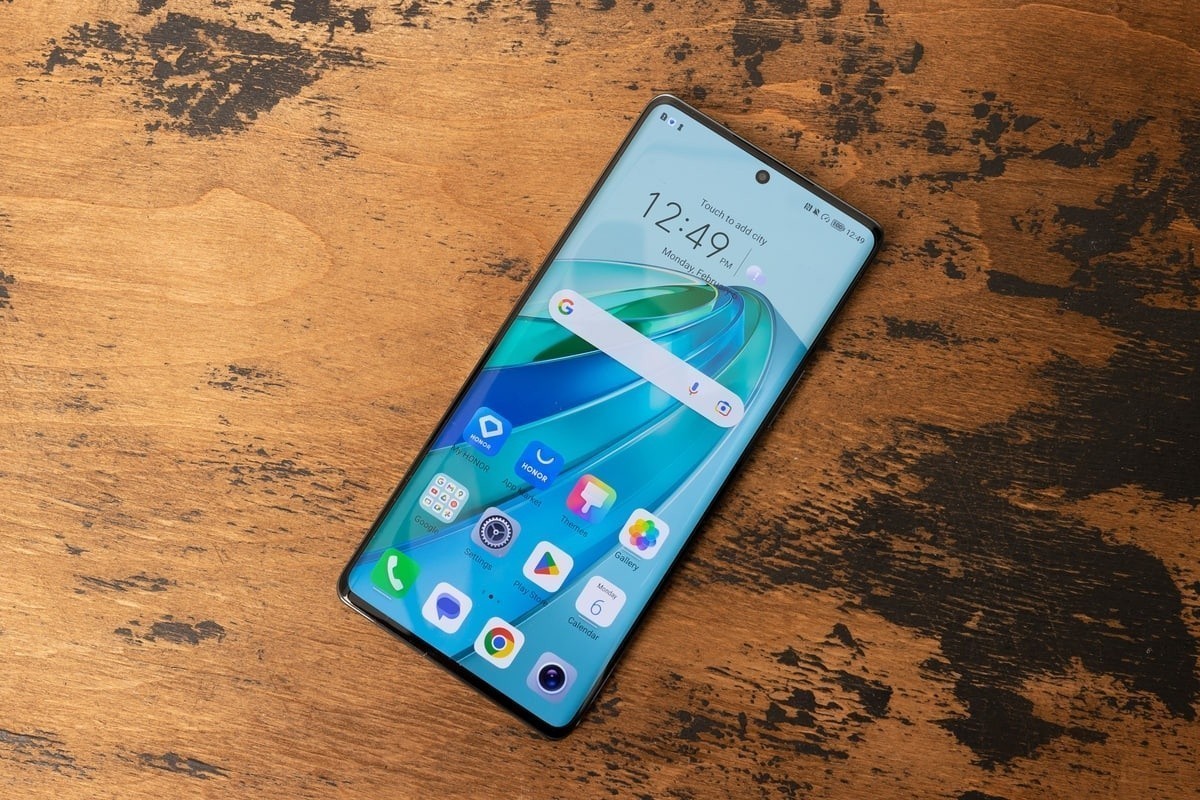 Выглядит как флагман, а стоит дешевле. В чем секрет смартфона HONOR X9a?