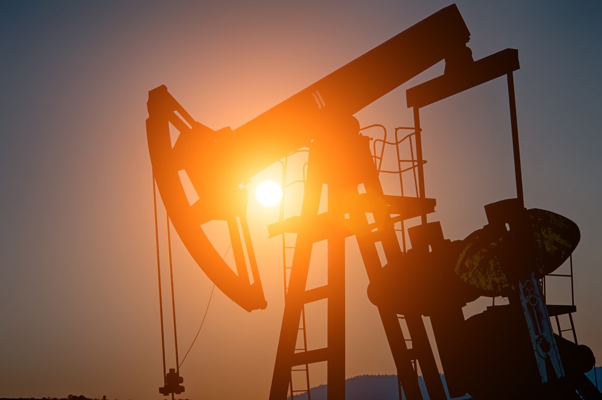 Венесуэла возобновляет добычу нефти под контролем США