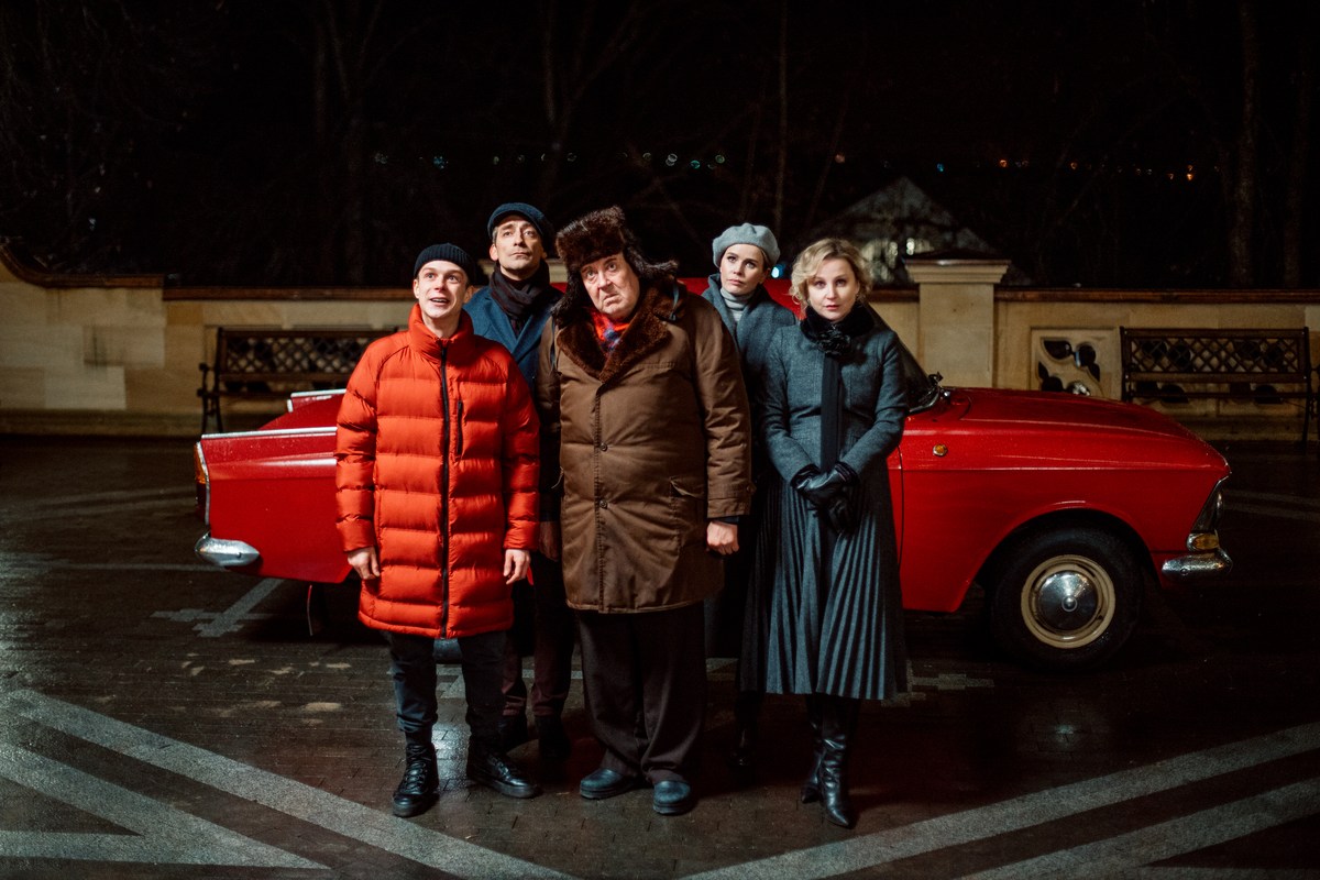 Бизнес, вампиры и пандемия. Сериалы января