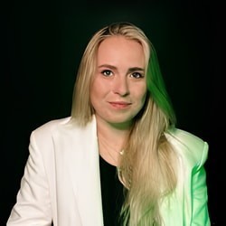 Анна Авраменко