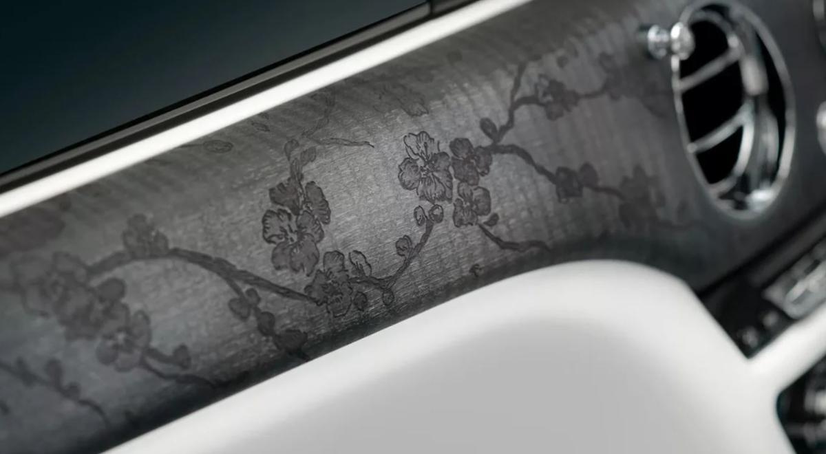 Rolls-Royce представил лимитированную серию автомобилей, которые посвящены цветению вишни