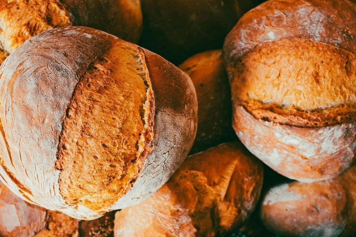 Без дрожжей и сахара, но с изюмом и злаками. Как здоровое питание изменило рынок хлеба