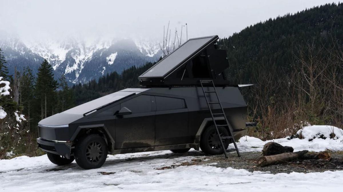 Tesla Cybertruck стала домом на колесах. Как это выглядит