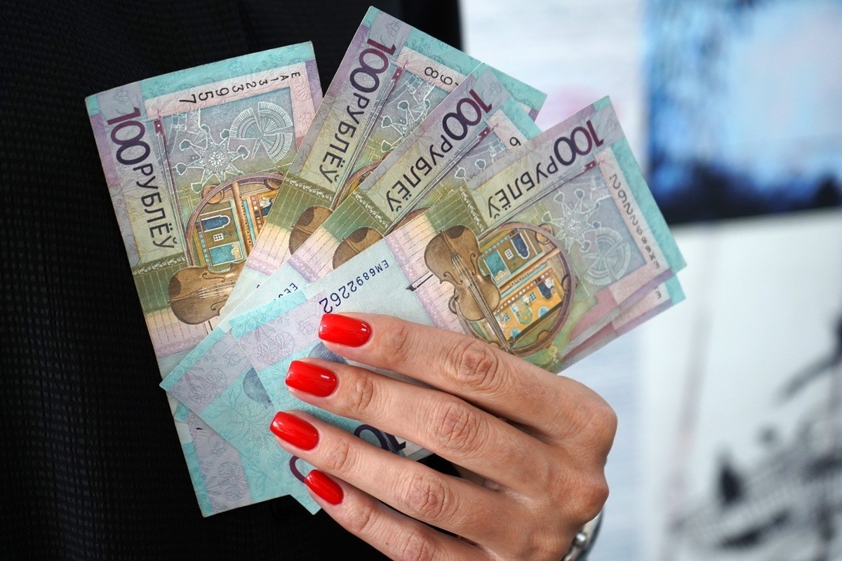 «Хотел перевести деньги, а&nbsp;на&nbsp;балансе минус». Что белорусы говорят про карточный сбой