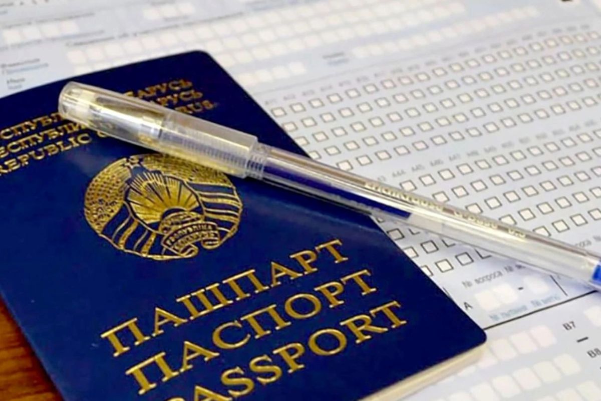 Число стобалльников выросло. В Минобразованиии рассказали о результатах первого ЦЭ