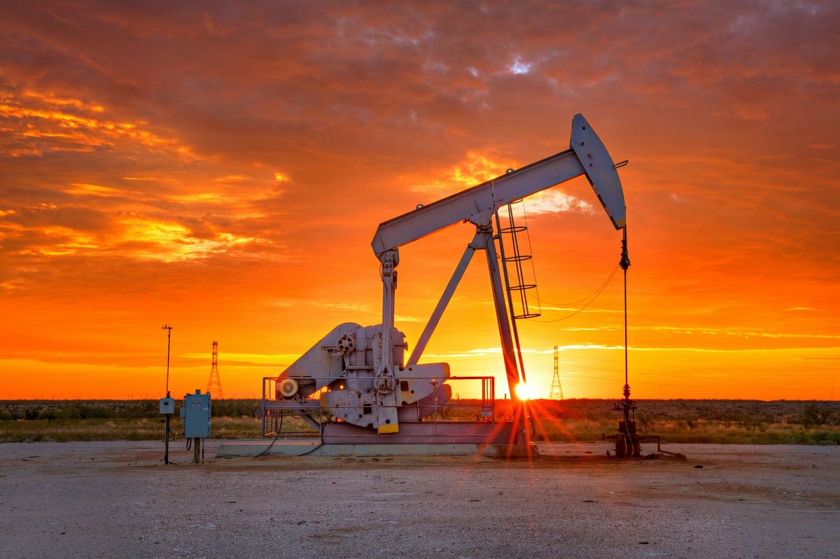 Цены на&nbsp;нефть упали до&nbsp;двухмесячного минимума