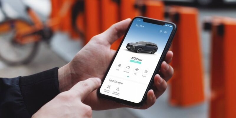 Китайский конкурент Tesla начал выпускать смартфоны