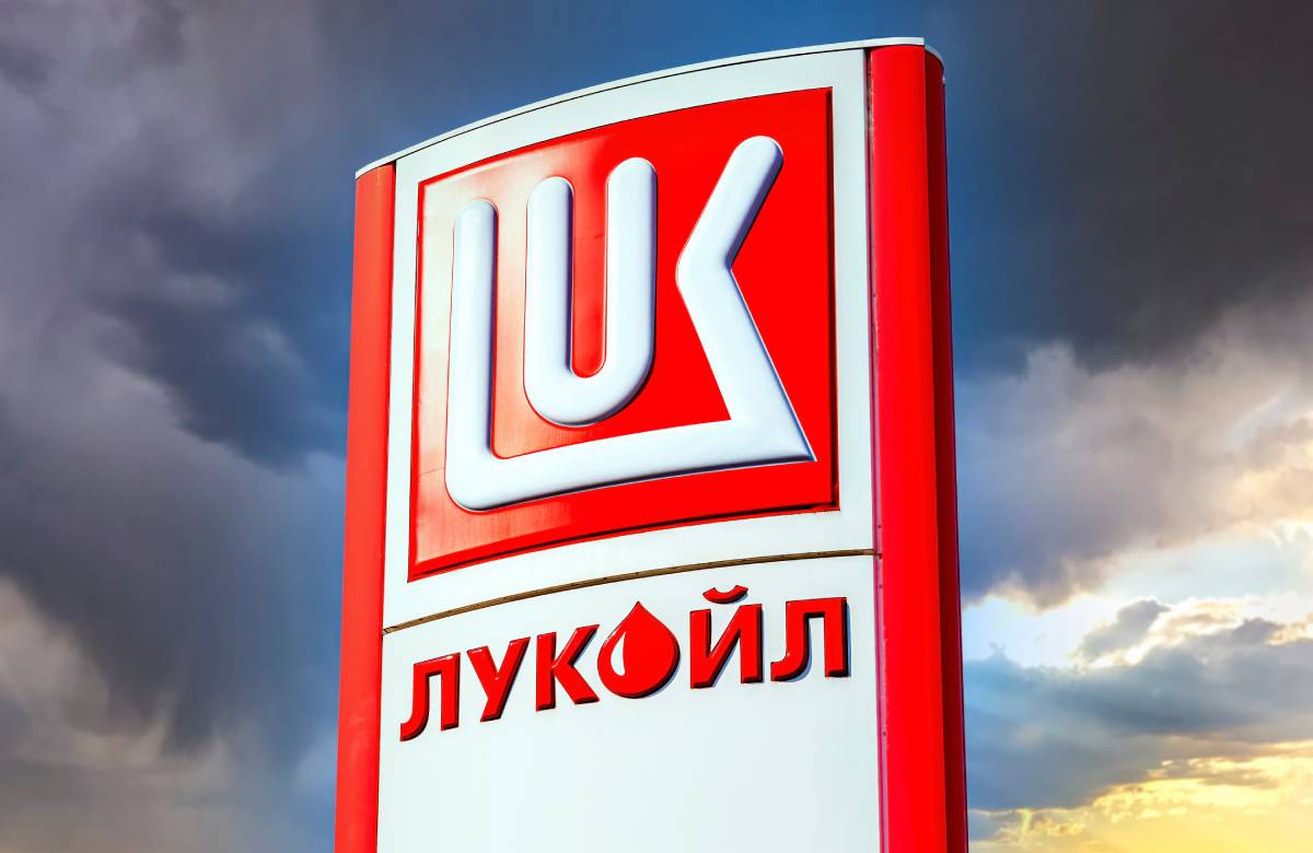 Трамп ввел санкции против «Роснефти» и «Лукойла»