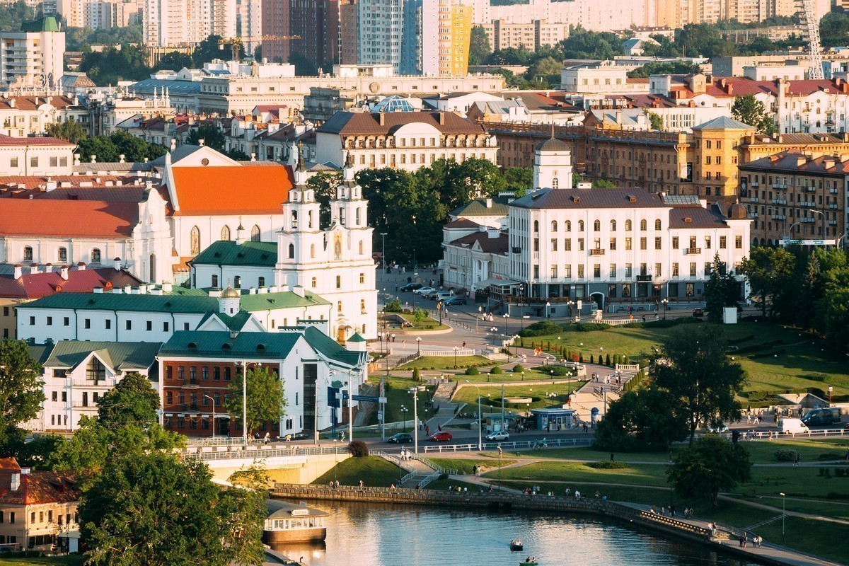 Боль белорусского бизнеса, путь рыбы и шопинг россиян — важное на Office Life за неделю