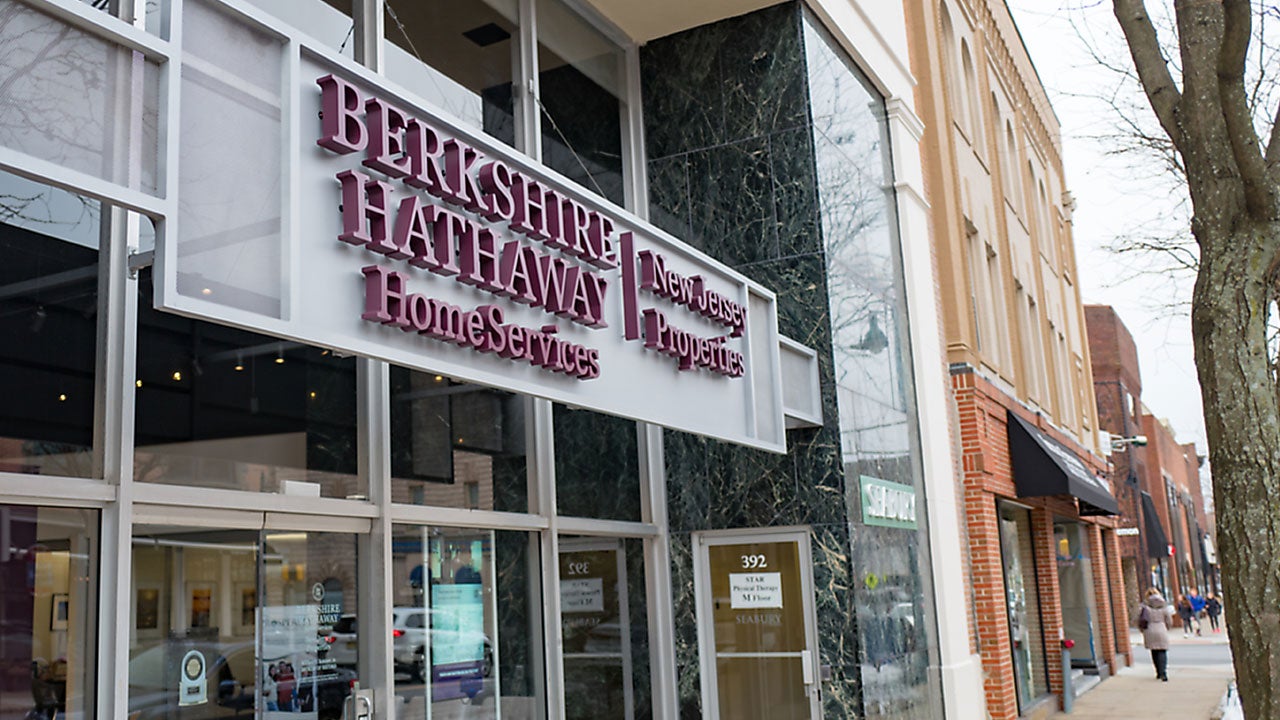 Ставка на недвижимость? Berkshire Hathaway покупает строительную компанию