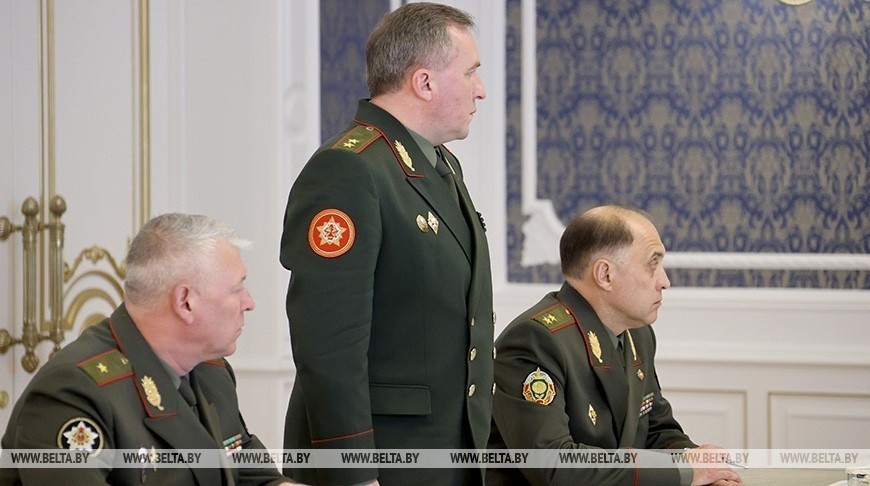 «Это будет не&nbsp;одна тысяча человек». Лукашенко поручил разместить в&nbsp;Беларуси российских военных