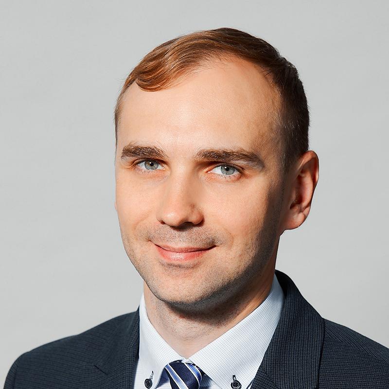 Петр Саенков