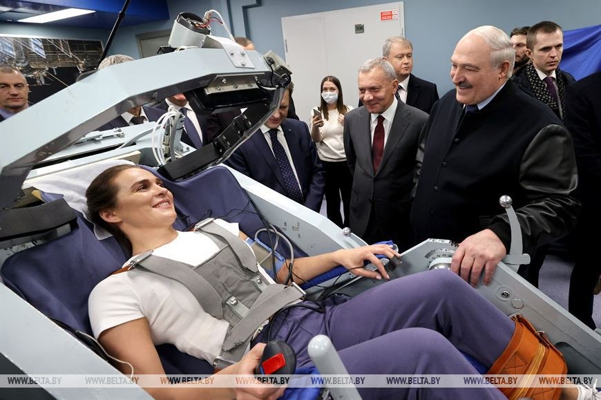 Стало известно, кто из белорусок полетит в космос