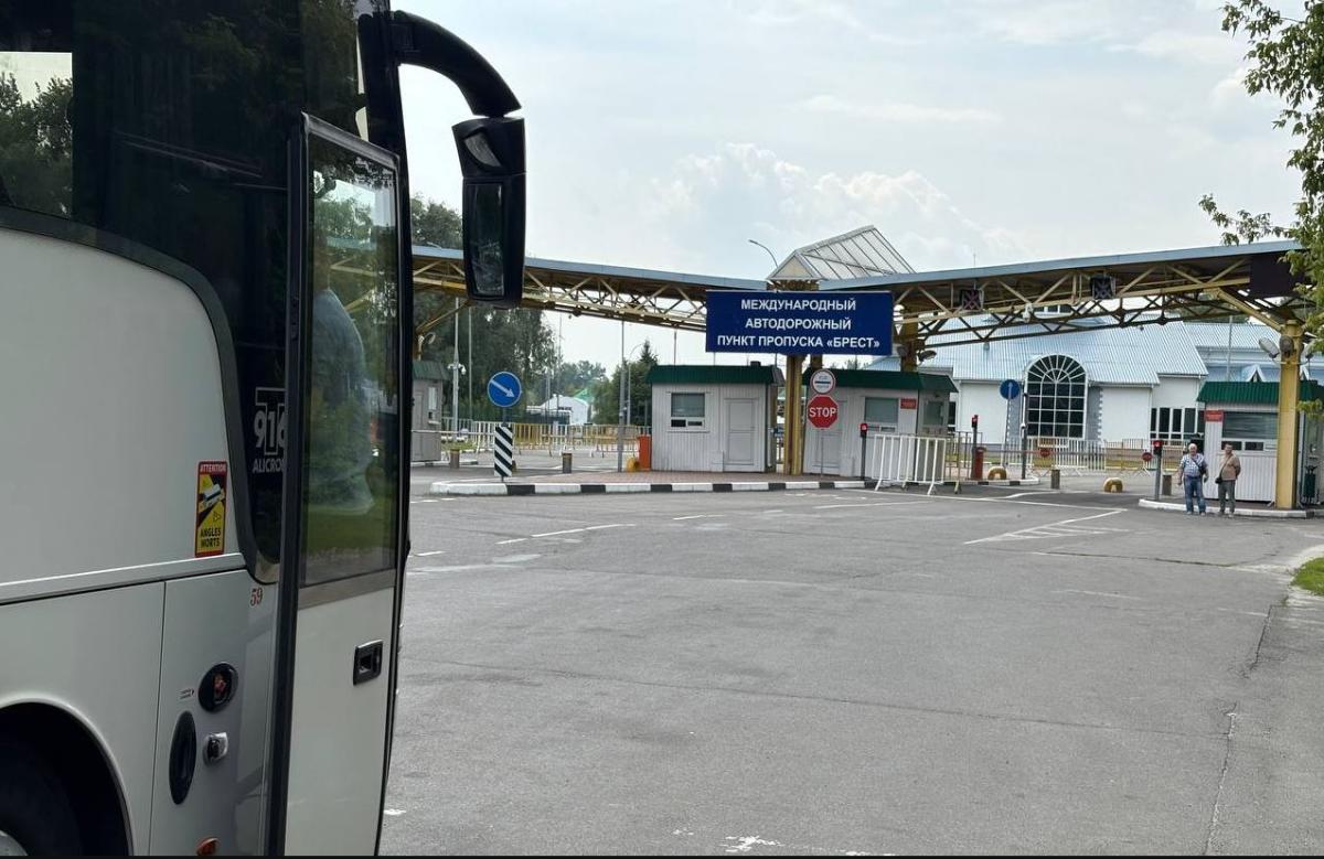 На белорусско-польской границе две недели будут ремонтировать дорогу