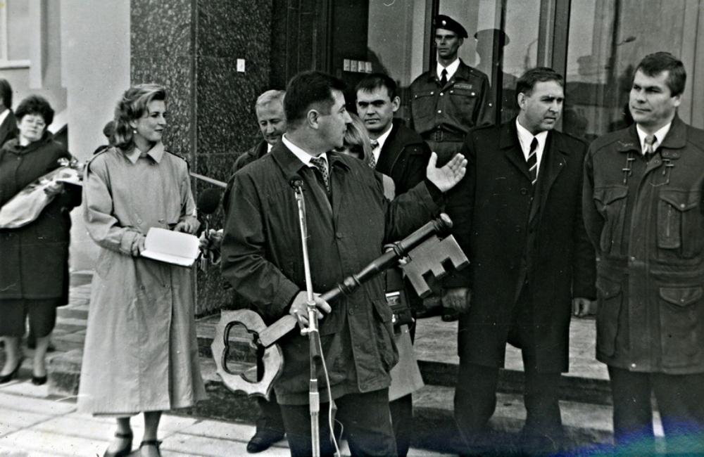 Главному обувщику страны – 65. Как бизнесмен Мартынов прославил Дубровно 