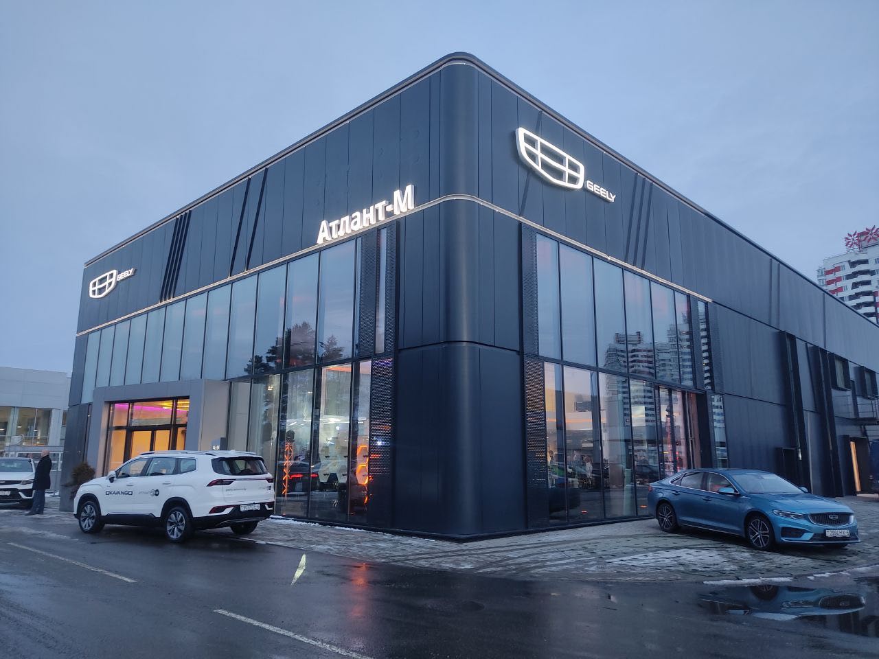 В&nbsp;Минске открыли еще один автоцентр Geely и&nbsp;показали новый флагманский кроссовер Monjaro