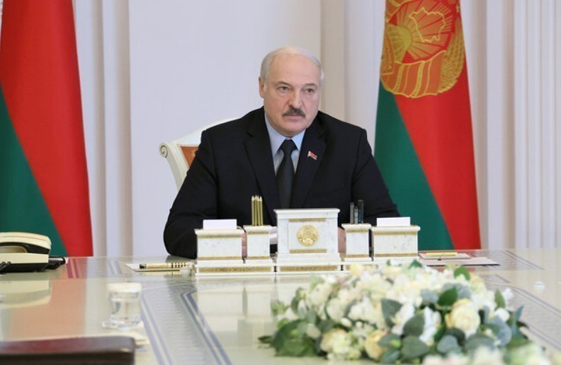 Шойгу в&nbsp;Минске: Лукашенко просит у&nbsp;России полных гарантий безопасности Беларуси
