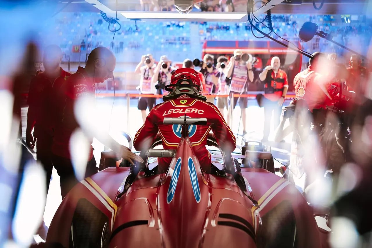Гоночная команда Ferrari изменила название из-за спонсора