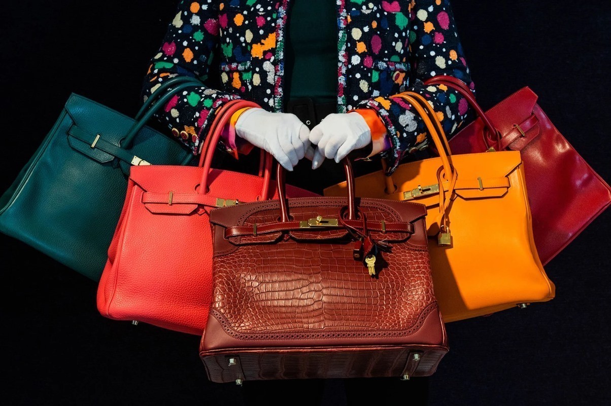 На производителя сумок Birkin подали в суд. Что произошло