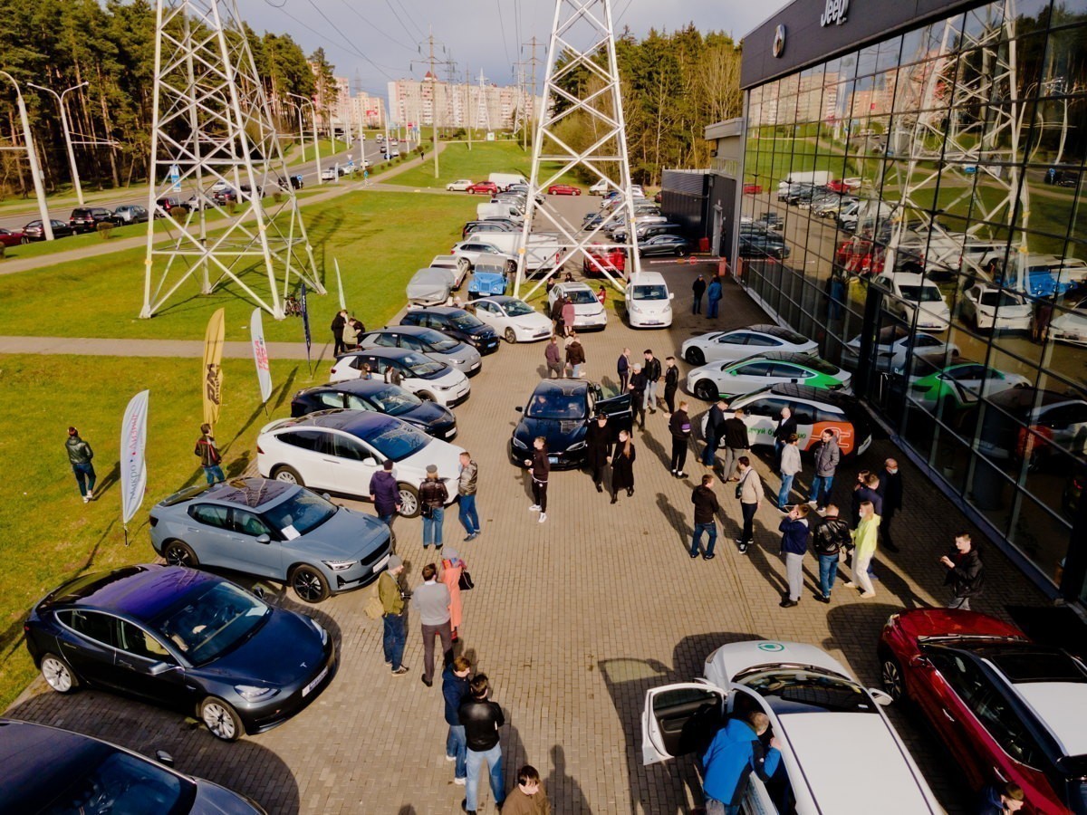 «Tesla&nbsp;— самые сексуальные автомобили в&nbsp;мире»: в&nbsp;Минске прошел 1-й фестиваль электромобилей Green Day