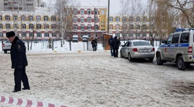 «Будущее неопределенно, но конец всегда близок». Итоги недели в цитатах Джима Моррисона