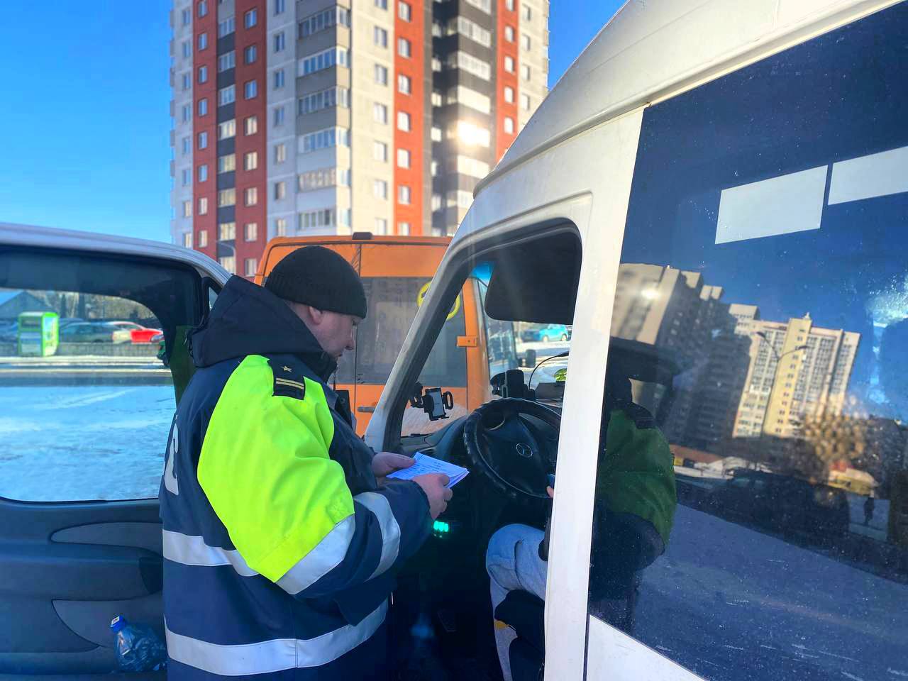 За нарушения правил перевозки пассажиров предлагают изымать автомобили