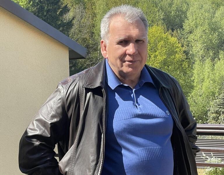 В Минске бизнесмен Юрий Чиж судится с младшим сыном за фармзавод